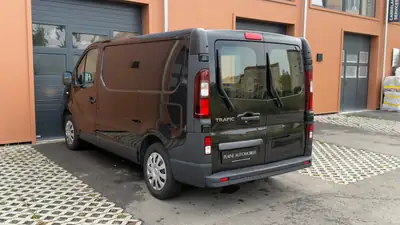 Renault Trafic 2.0 dCi 120 — Utilitaire fiable, faible kilométrage, équipé Business — Miniature 10