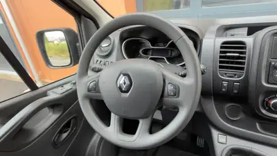 Renault Trafic 2.0 dCi 120 — Utilitaire fiable, faible kilométrage, équipé Business — Miniature 13
