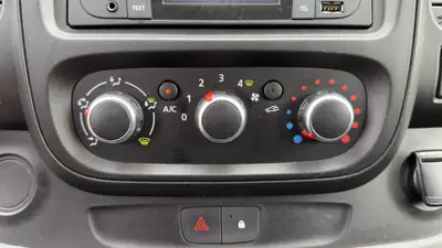 Renault Trafic 2.0 dCi 120 — Utilitaire fiable, faible kilométrage, équipé Business — Miniature 18