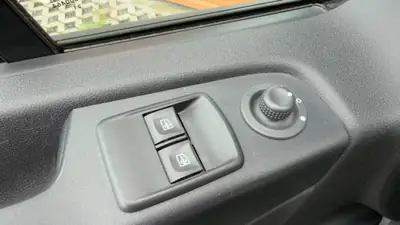 Renault Trafic 2.0 dCi 120 — Utilitaire fiable, faible kilométrage, équipé Business — Miniature 20