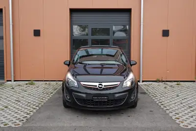 Opel Corsa 1.4 TP — Citadine fiable, sièges chauffants et 8 pneus inclus — côté