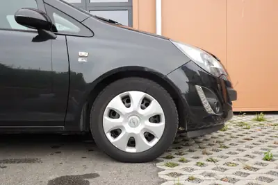 Opel Corsa 1.4 TP — Citadine fiable, sièges chauffants et 8 pneus inclus — tableau de bord