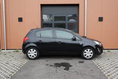 Opel Corsa 1.4 TP — Citadine fiable, sièges chauffants et 8 pneus inclus — intérieur