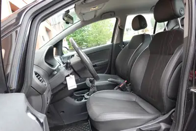 Opel Corsa 1.4 TP — Citadine fiable, sièges chauffants et 8 pneus inclus — Miniature 16