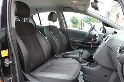 Opel Corsa 1.4 TP — Citadine fiable, sièges chauffants et 8 pneus inclus — Miniature 17