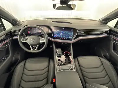 VW Touareg 3.0 TDI R-Line — SUV premium 2026, direction intégrale et attelage — detail