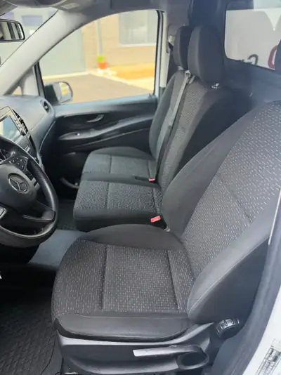 Mercedes-Benz Vito Pro 114 — Utilitaire Premium 190 ch, Boîte 9G Tronic, Faible Kilométrage — Miniatura 10