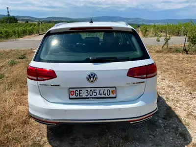 VW Passat 2.0 TSI DSG 4Motion — Break dynamique, transmission intégrale et 220 ch — arrière