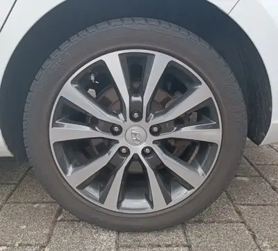 Hyundai i30 1.6 CRDi 136 PS — Berline fiable, faible consommation, équipement complet — Thumbnail 11