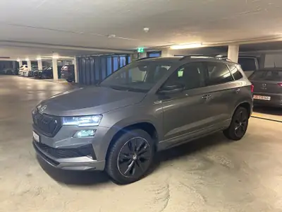 Skoda Karoq 1.5 TSI SportLine DSG — SUV compact sportif, 31 000 km seulement — exterior view
