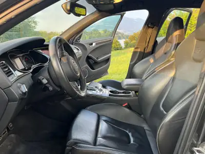 Audi RS4 Avant 4.2 V8 FSI — Break haute performance, freins neufs, sans accident — tableau de bord
