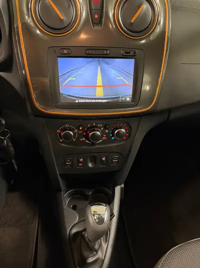 Dacia Sandero 1.5 dCi Stepway — Robustesse et économies garanties — détail