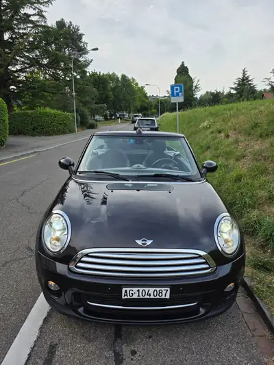 MINI Cabrio 2013 — Cabriolet urbain automatique, faible kilométrage — interni