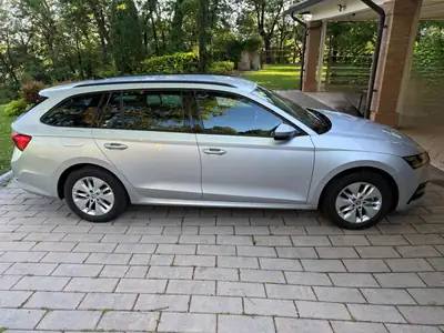 Skoda Octavia 2.0 TDI Ambition 4×4 — Break diesel robuste, 24'000 km seulement — côté