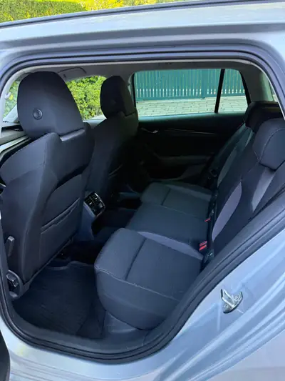 Skoda Octavia 2.0 TDI Ambition 4×4 — Break diesel robuste, 24'000 km seulement — Miniature 9