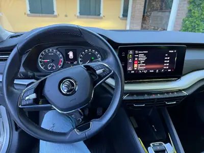 Skoda Octavia 2.0 TDI Ambition 4×4 — Break diesel robuste, 24'000 km seulement — Miniature 7