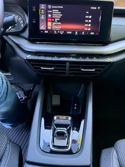 Skoda Octavia 2.0 TDI Ambition 4×4 — Break diesel robuste, 24'000 km seulement — Miniature 8