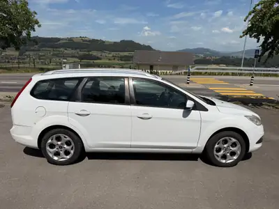 Ford Focus 1.8i — Break pratique, moteur fiable et sans sinistre — Seitenansicht