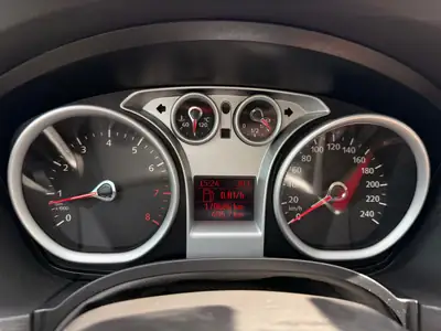 Ford Focus 1.8i — Break pratique, moteur fiable et sans sinistre — Armaturenbrett