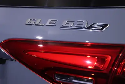 Mercedes-Benz GLE 63 AMG S 4MATIC+ — Performance maximale, 612 ch et équipements complets — Miniature 11