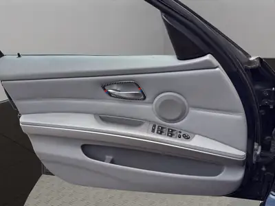 BMW 325xi 2006 — Berline polyvalente Xdrive, entretien complet et équipements premium — Thumbnail 12