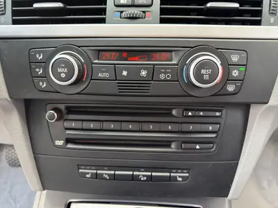 BMW 325xi 2006 — Berline polyvalente Xdrive, entretien complet et équipements premium — Thumbnail 15