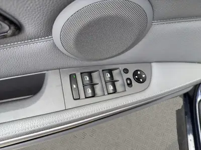 BMW 325xi 2006 — Berline polyvalente Xdrive, entretien complet et équipements premium — Thumbnail 18