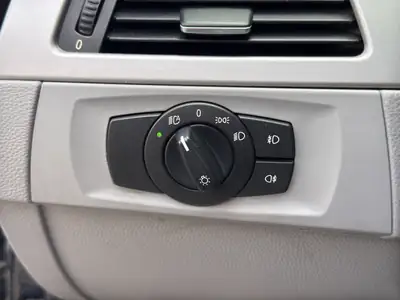 BMW 325xi 2006 — Berline polyvalente Xdrive, entretien complet et équipements premium — Thumbnail 19