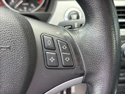 BMW 325xi 2006 — Berline polyvalente Xdrive, entretien complet et équipements premium — Thumbnail 22
