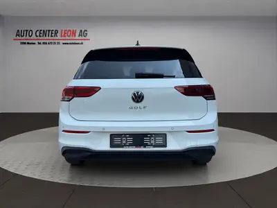 VW Golf 1.0 TSI Value — Citadine fiable, faible consommation, caméra & navigation — Armaturenbrett