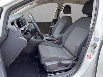 VW Golf 1.0 TSI Value — Citadine fiable, faible consommation, caméra & navigation — Miniatur 9