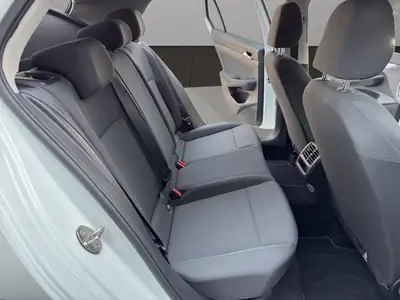 VW Golf 1.0 TSI Value — Citadine fiable, faible consommation, caméra & navigation — Miniatur 18