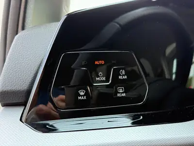 VW Golf 1.0 TSI Value — Citadine fiable, faible consommation, caméra & navigation — Miniatur 21