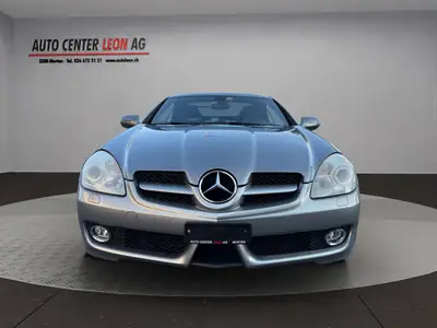 Mercedes-Benz SLK 200 Kompressor — Cabriolet dynamique, cuir premium et entretien complet — exterior view