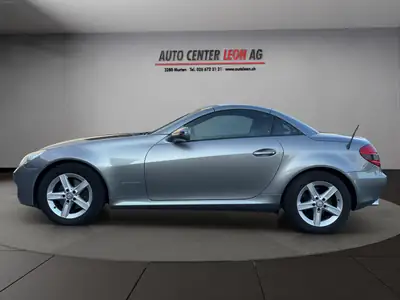 Mercedes-Benz SLK 200 Kompressor — Cabriolet dynamique, cuir premium et entretien complet — rear view