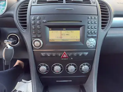 Mercedes-Benz SLK 200 Kompressor — Cabriolet dynamique, cuir premium et entretien complet — Thumbnail 13