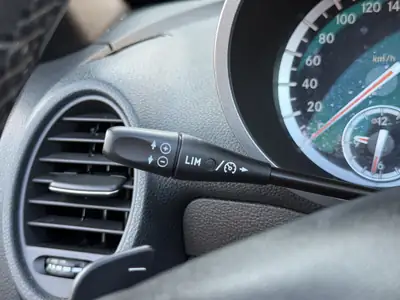 Mercedes-Benz SLK 200 Kompressor — Cabriolet dynamique, cuir premium et entretien complet — Thumbnail 23