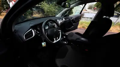 Citroën C3 Aircross 1.4i Swiss Style — Petit SUV compact, sans accident, essence économique — Thumbnail 10