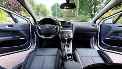 Citroën C4 Berline 1.6 VTi Séduction — Berline fiable, 81'000 km, sans accident — Thumbnail 9
