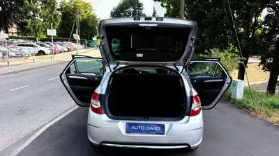 Citroën C4 Berline 1.6 VTi Séduction — Berline fiable, 81'000 km, sans accident — Thumbnail 7