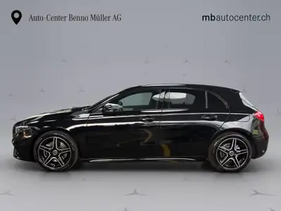 Mercedes-Benz Classe A 220 AMG Line — Berline compacte hybride, 20 km seulement — rear view