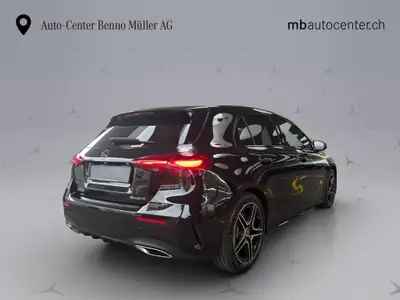 Mercedes-Benz Classe A 220 AMG Line — Berline compacte hybride, 20 km seulement — detail