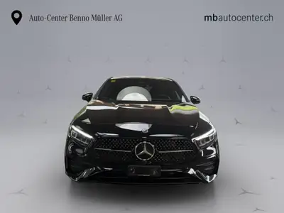 Mercedes-Benz Classe A 220 AMG Line — Berline compacte hybride, 20 km seulement — Thumbnail 9