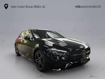 Mercedes-Benz Classe A 220 AMG Line — Berline compacte hybride, 20 km seulement — Thumbnail 8