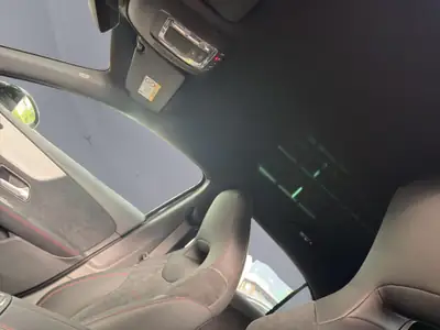 Mercedes-Benz Classe A 220 AMG Line — Berline compacte hybride, 20 km seulement — Thumbnail 12