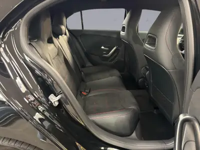 Mercedes-Benz Classe A 220 AMG Line — Berline compacte hybride, 20 km seulement — Thumbnail 18