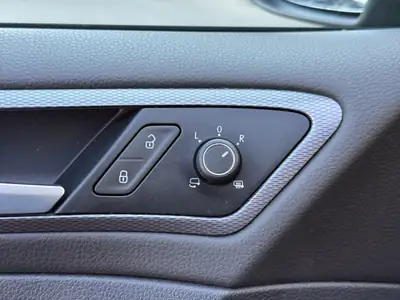 VW Golf 1.4 TSI Lounge DSG — Compacte dynamique, entretien à jour, 8 pneus inclus — Thumbnail 24