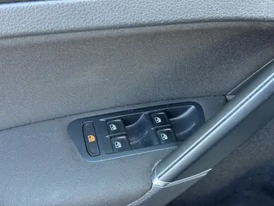 VW Golf 1.4 TSI Lounge DSG — Compacte dynamique, entretien à jour, 8 pneus inclus — Thumbnail 23