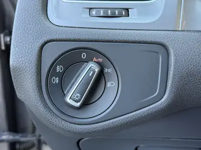 VW Golf 1.4 TSI Lounge DSG — Compacte dynamique, entretien à jour, 8 pneus inclus — Thumbnail 22