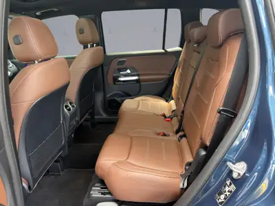 Mercedes-Benz GLB 35 AMG 4matic — SUV compact haute performance, 65 900 km — Thumbnail 10